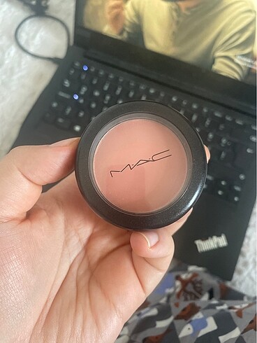 Mac melba allık