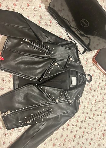 Bershka Kemer Detaylı Siyah Biker Deri Ceket BERSHKA