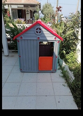 Plastık oyun evı