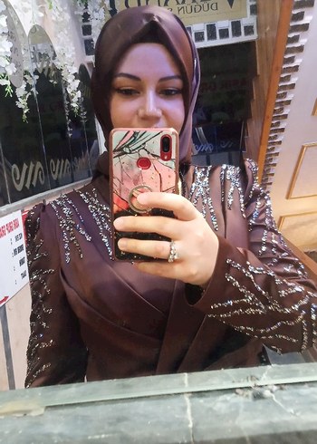 Uzun Kollu Parlak Kahverengi Tesettür Abiye - Görsel 5