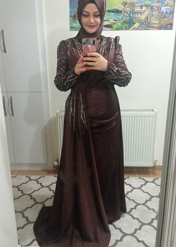 Uzun Kollu Parlak Kahverengi Tesettür Abiye - Görsel 7