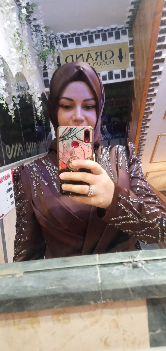 Uzun Kollu Parlak Kahverengi Tesettür Abiye - Görsel 5