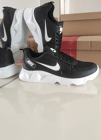 Siyah Nike Spor Ayakkabı