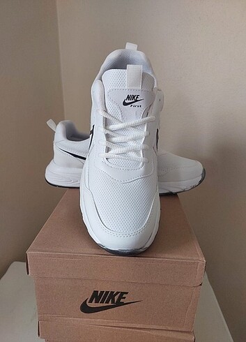 Nike Beyaz Nike Sneaker 