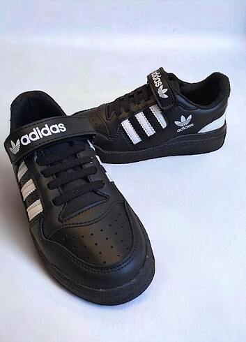 35 Beden Siyah Adidas Spor Ayakkabı 