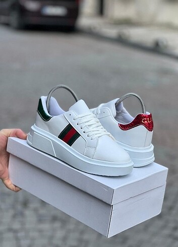 Beyaz Gucci Sneaker 