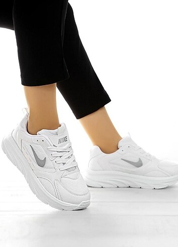40 Beden Adidas Spor Ayakkabı