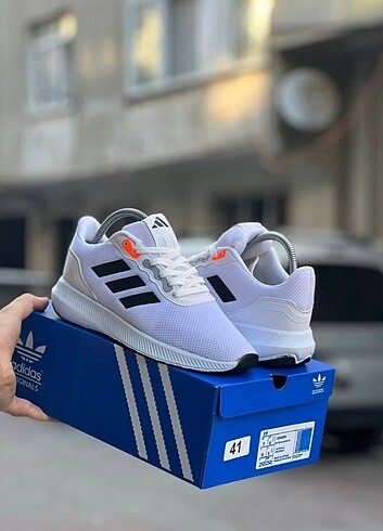 Beyaz Adidas Spor Ayakkabı 