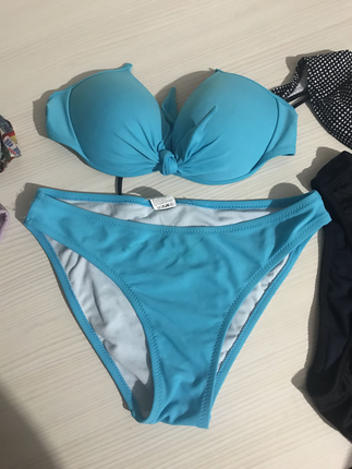 Mavi bikini