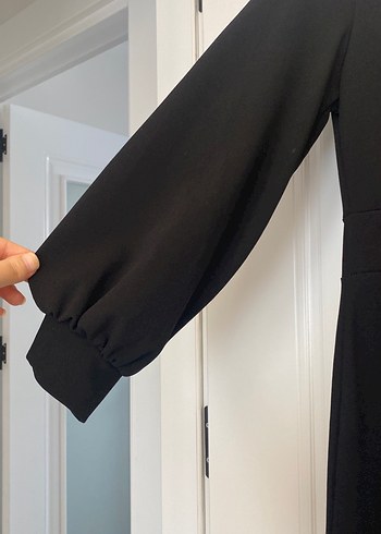 Uzun Kollu Siyah Midi V Yakalı Elbise - Görsel 4