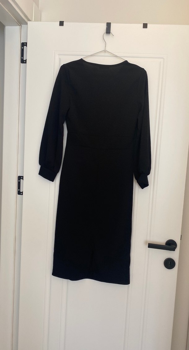 Uzun Kollu Siyah Midi V Yakalı Elbise - Görsel 5