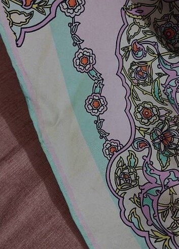 Beden Silk home ipek eşarp