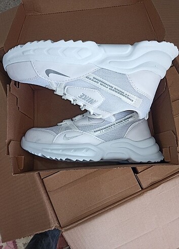 40 Beden Nike Kadın Spor Ayakkabı