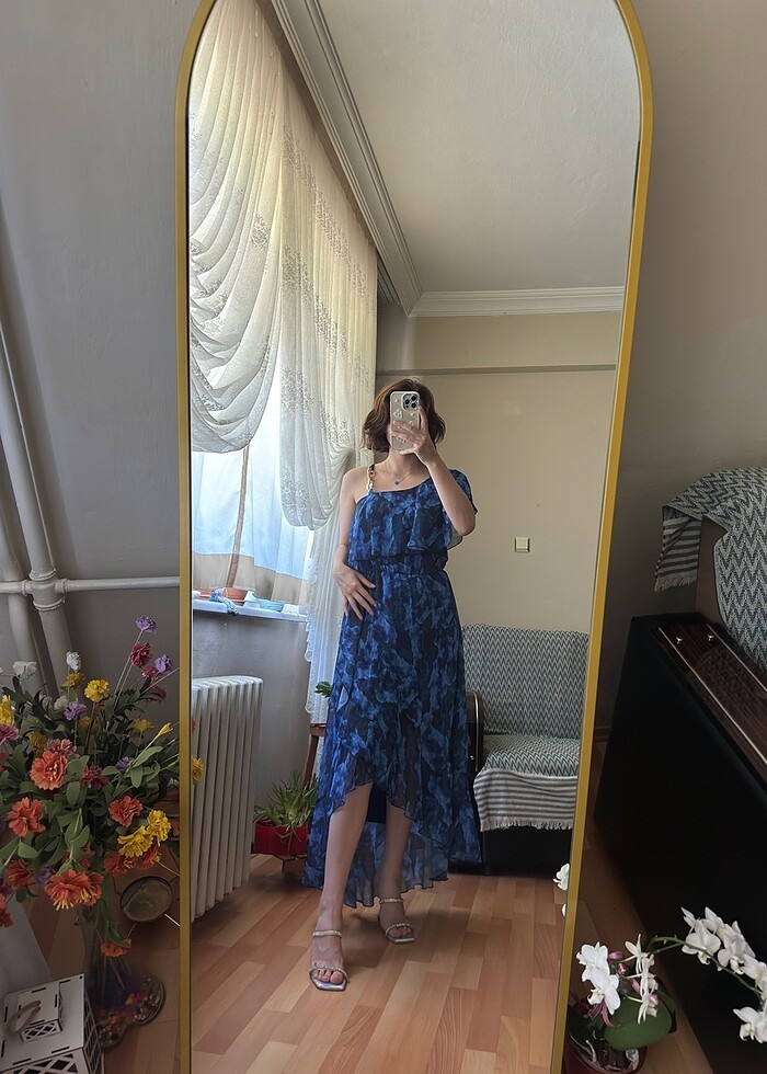 Zincir askılı gece elbisesi - Görsel 2