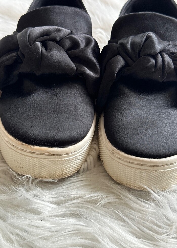 Siyah fiyonk detaylı - Görsel 4