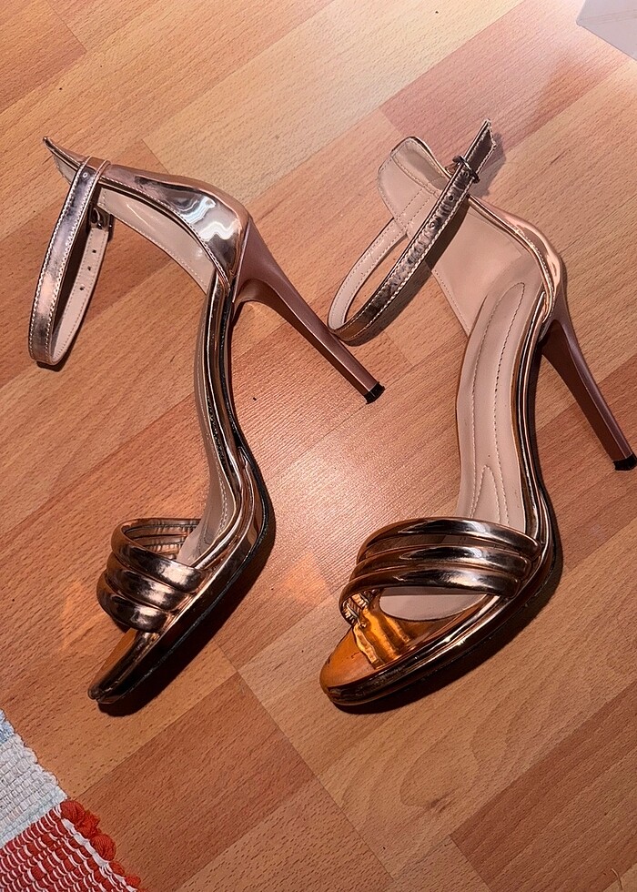 Topuklu ayakkabı - Görsel 4