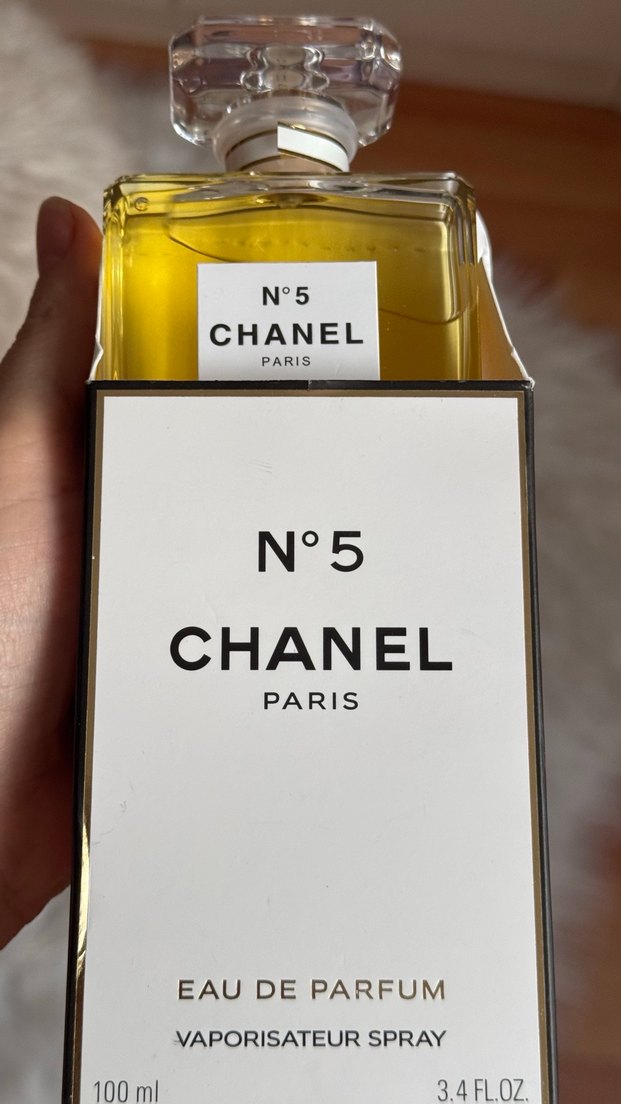 Chanel No 5 Kadın Parfümü 100 ml Spray - Görsel 3