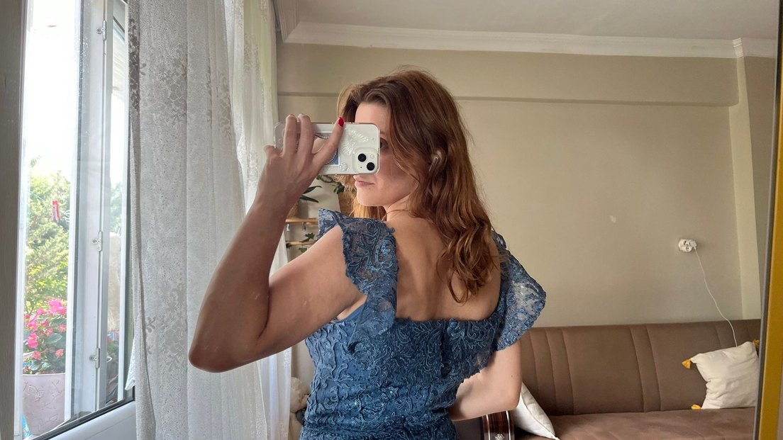 Dantel Detaylı Straplez Midi Elbise - Görsel 3