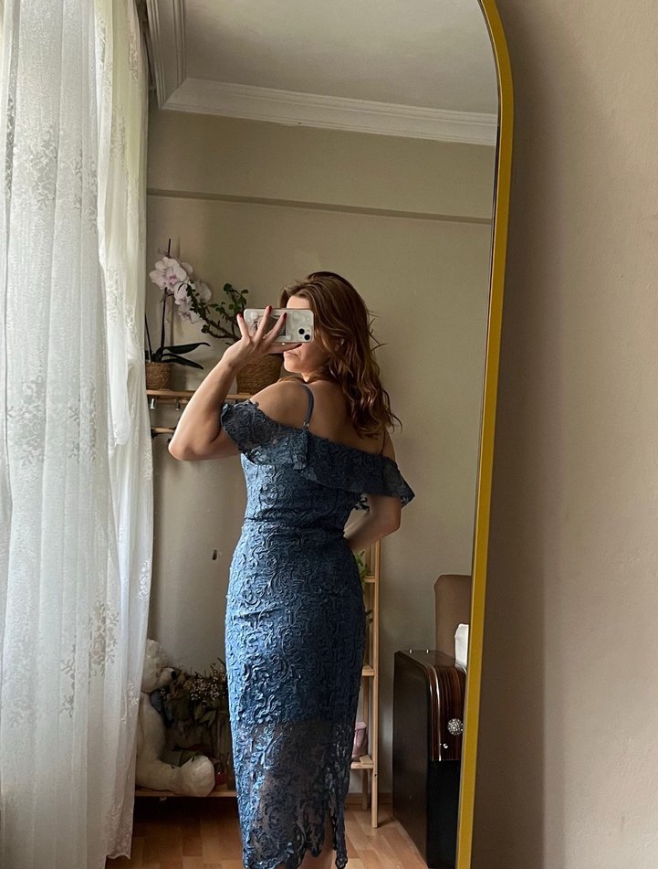 Dantel Detaylı Straplez Midi Elbise - Görsel 5