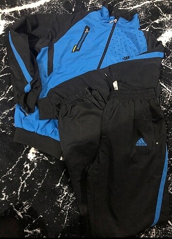 l Beden mavi Renk Adidas orjinal eşofman takımı (pazarlık payı vardır.)