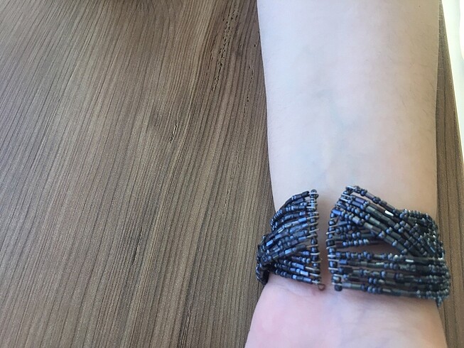 Örgülü simli boncuklu bilekli - Görsel 3