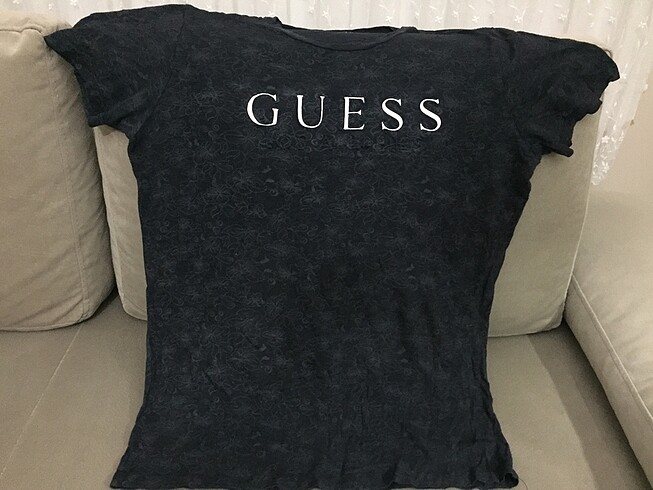 Spor şık Guess tişört