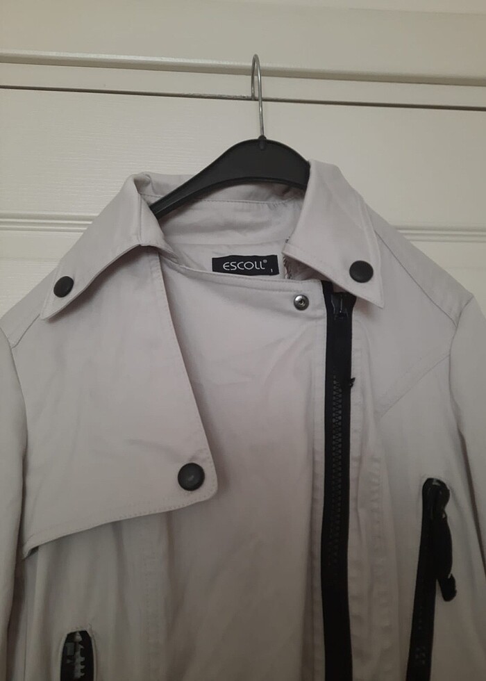 Sıfır  ayarında mevsimlik trençkot - Görsel 2