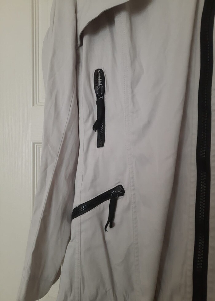 Sıfır  ayarında mevsimlik trençkot - Görsel 4