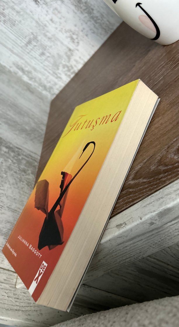 Tutuşma - Julianna Baggott - Görsel 3