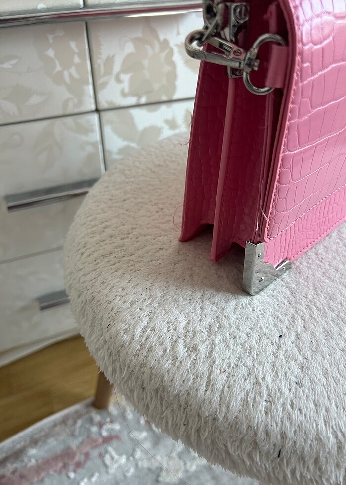 BERSHKA pembe çanta - Görsel 2