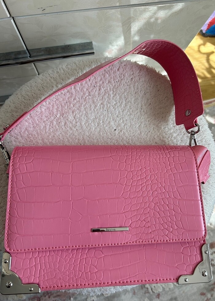 BERSHKA pembe çanta - Görsel 3