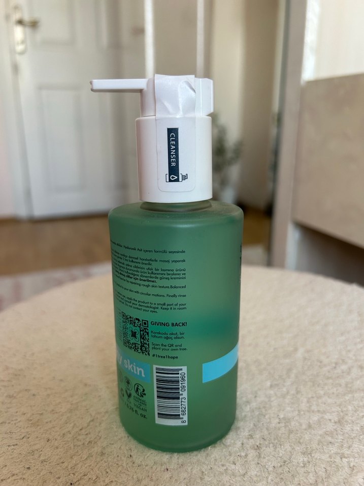 The Purest Solutions Nemlendirici Yüz Temizleyici - Görsel 2