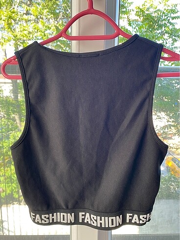 l Beden AMBAR siyah crop