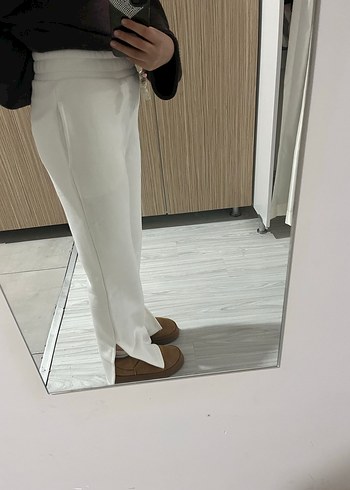 Bol Paçalı Beyaz Bağcıklı Yüksek Bel Eşofman - Görsel 4