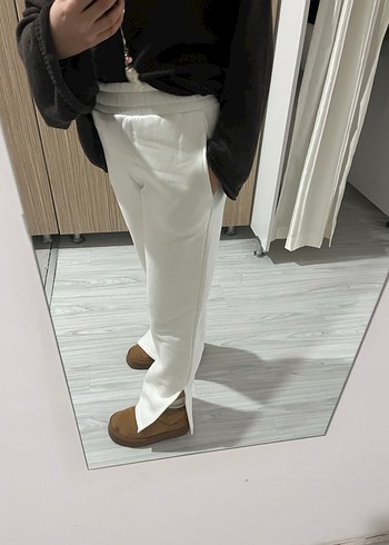 Bol Paçalı Beyaz Bağcıklı Yüksek Bel Eşofman - Görsel 5