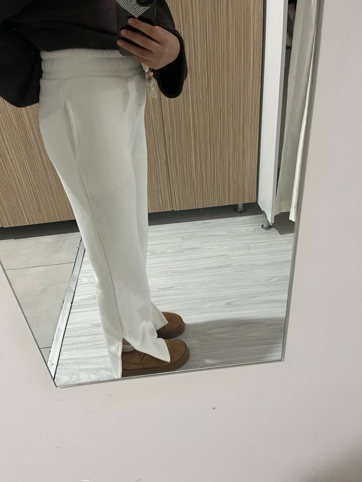 Bol Paçalı Beyaz Bağcıklı Yüksek Bel Eşofman - Görsel 4