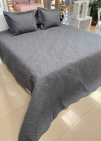 Çiçek Desenli Beyaz Yatak Örtüsü - Görsel 3