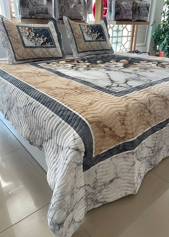 Çiçek Desenli Beyaz Yatak Örtüsü - Görsel 2