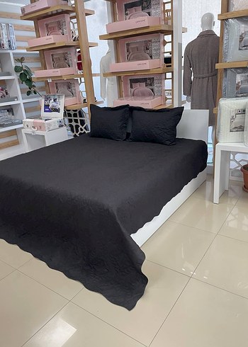 Çiçek Desenli Beyaz Yatak Örtüsü - Görsel 17