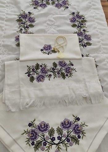 Nakışlı Beyaz Masa Örtüsü - Görsel 2