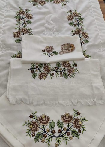 Nakışlı Beyaz Masa Örtüsü - Görsel 4