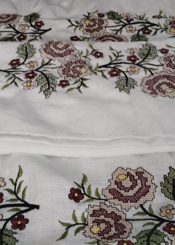 Nakışlı Beyaz Masa Örtüsü - Görsel 3