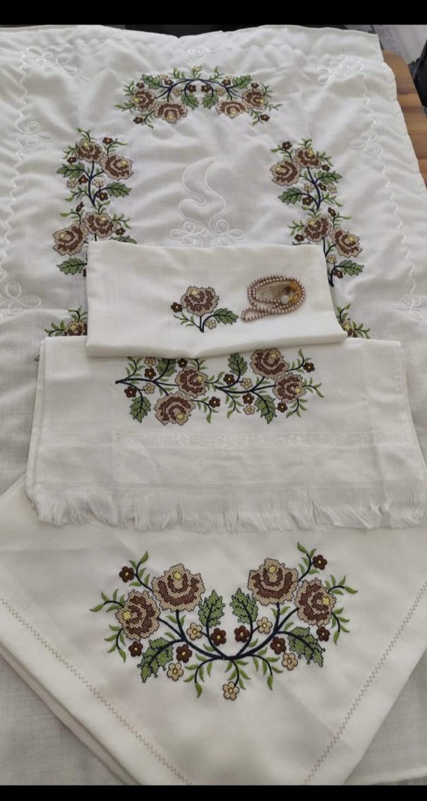 Nakışlı Beyaz Masa Örtüsü - Görsel 4