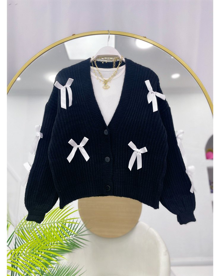 Beyaz Nakışlı Siyah Örgü Mini Hırka - Görsel 3