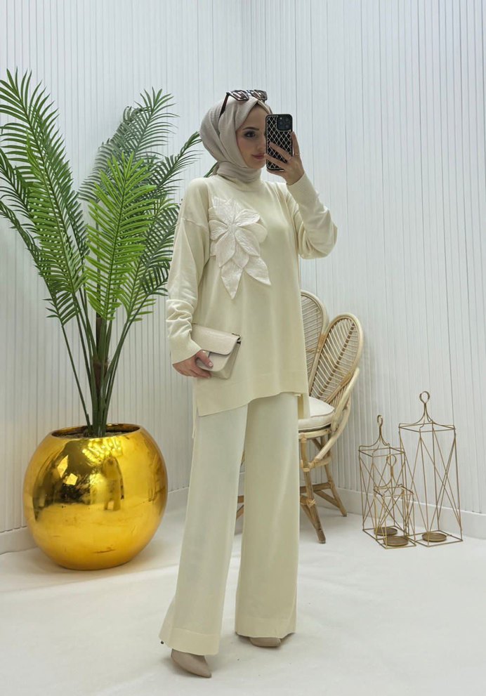 Beyaz Nakışlı Triko Kadın Takım - Görsel 2