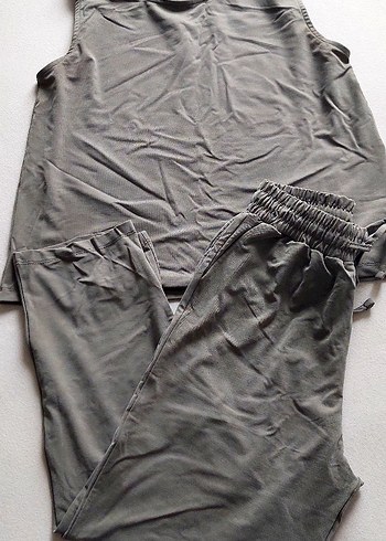 Oysho kadın yeşil Salaş Atlet ve Midi Pijama Takımı