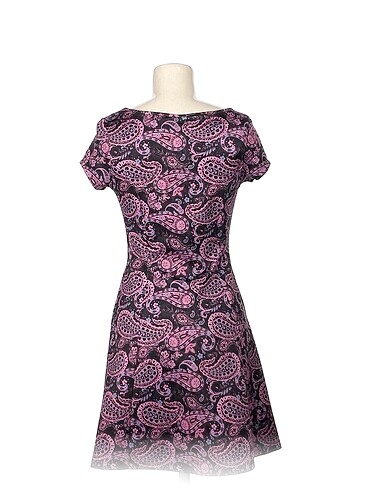 36 Beden PreLoved Kısa Elbise %70 İndirimli.
