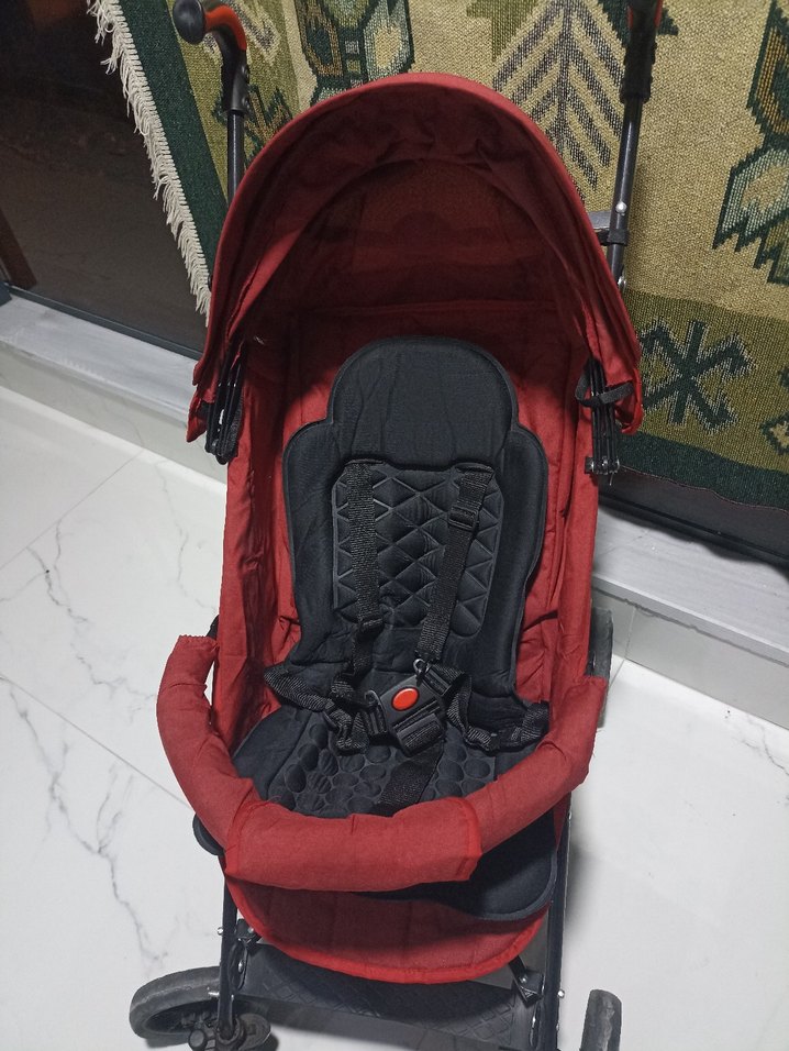 Kırmızı Bebek Arabası - Görsel 4