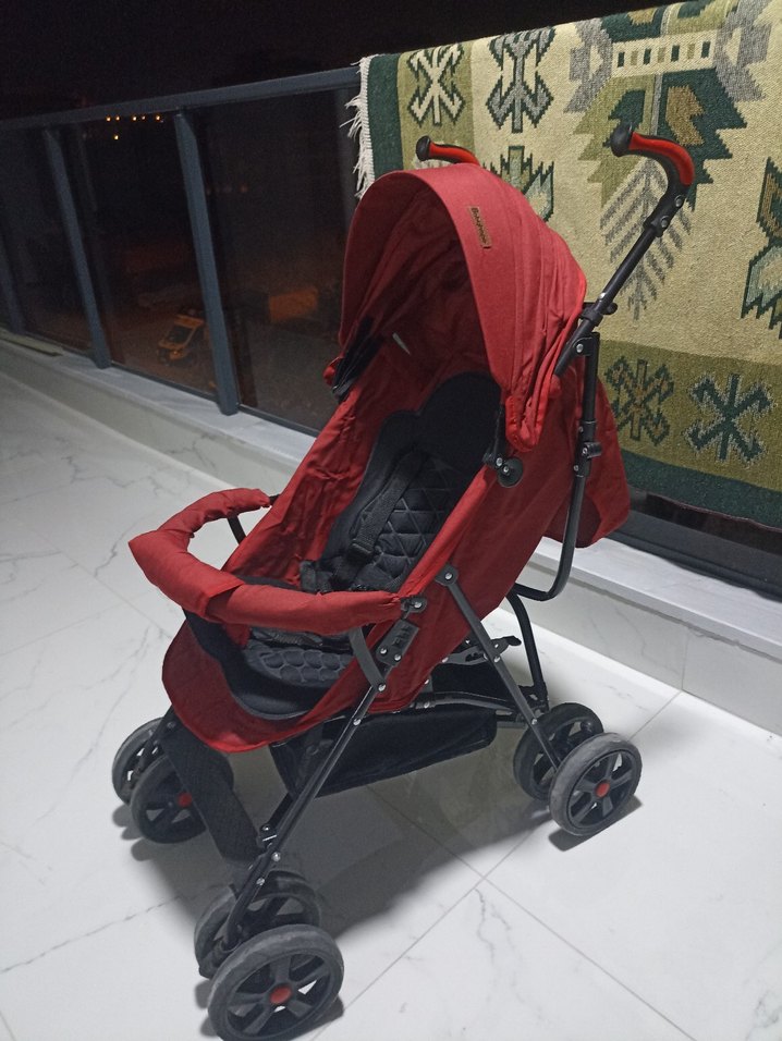 Kırmızı Bebek Arabası - Görsel 3