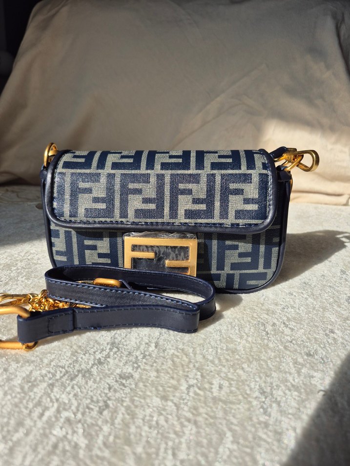 Kadın Mavi  Baskılı  Fendi Tokalı Çanta - Görsel 3